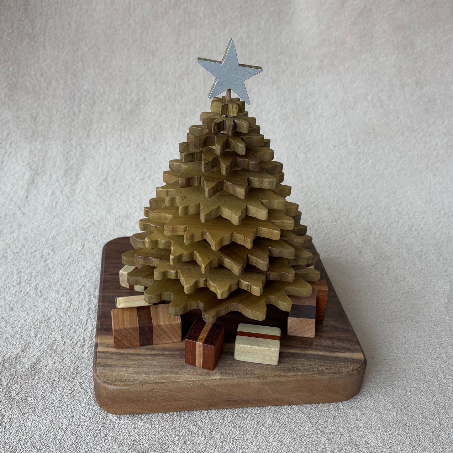 Christmas Scene - Tree & Presents